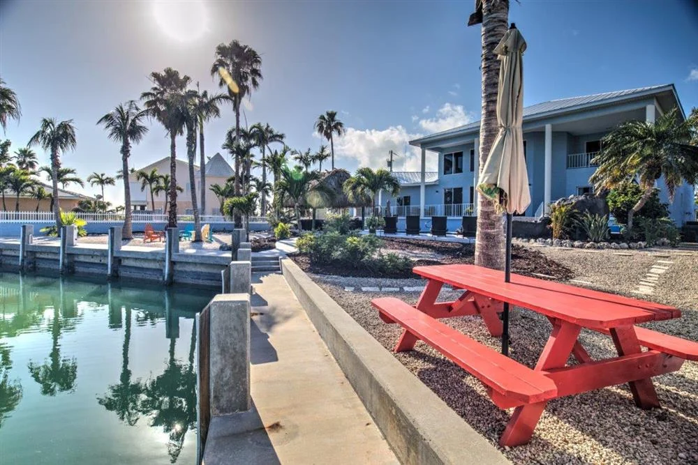 Sombrero Beach Palace — property photo 3
