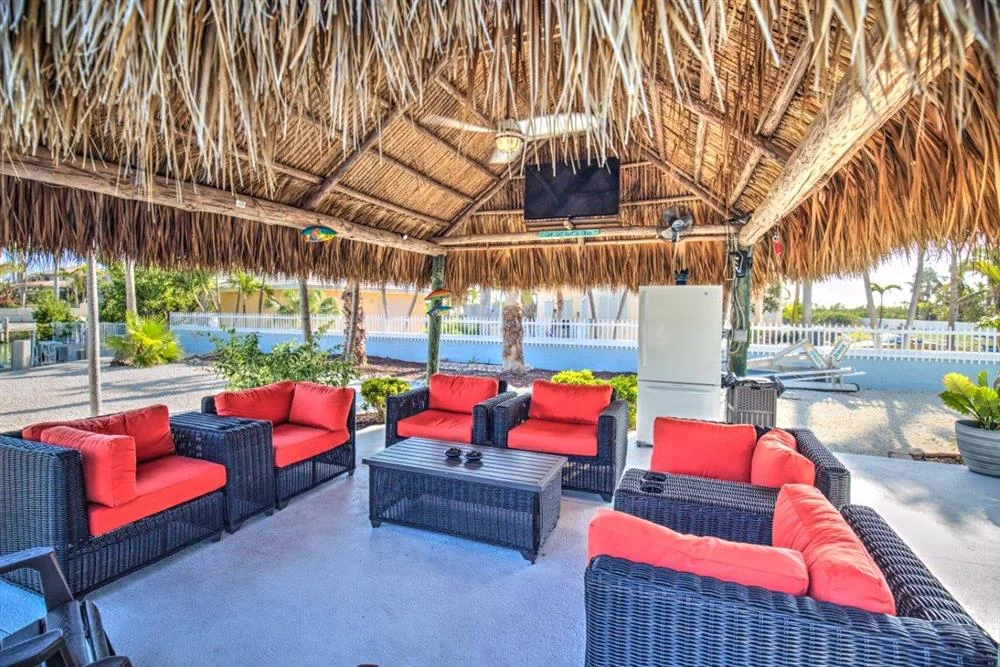 Sombrero Beach Palace — property photo 5